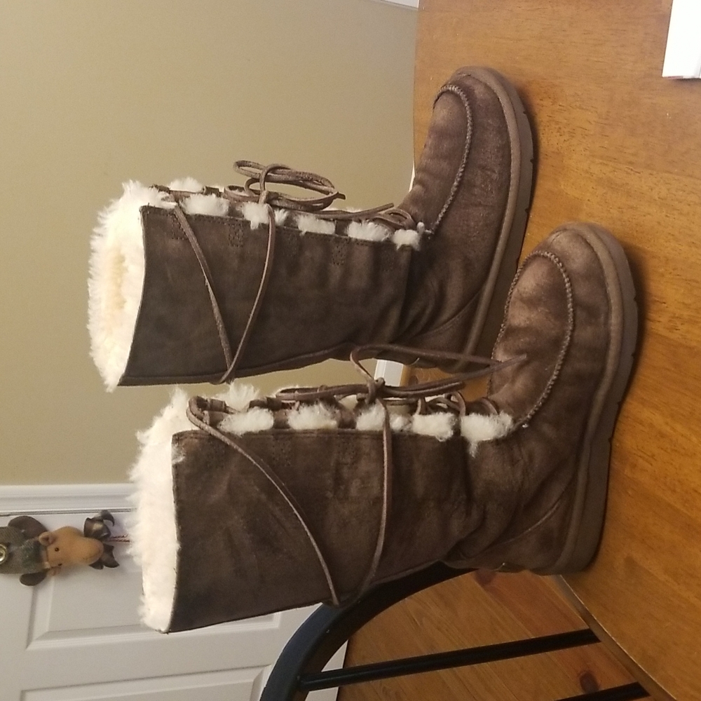 Brown leather UGG boots with shearling - Picture 5 of 11